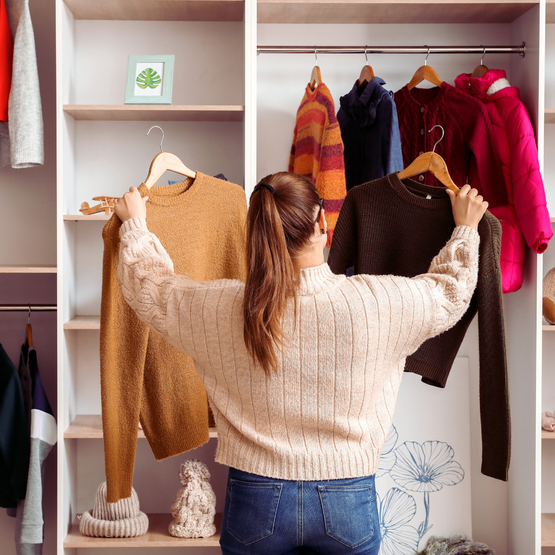 You are currently viewing The Basics of Building a Capsule Wardrobe Explained for Effortless Style and Functionality