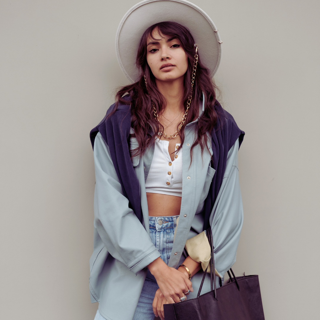 Read more about the article The Psychology of Wearing Your Favorite Outfit and Its Impact on Confidence and Mood